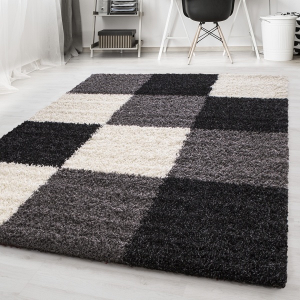 Life Shaggy Checkered Black Rug